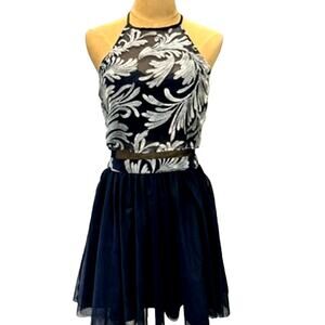 Stunning TEEZEME Dress Sizeโ 9/10,Silver embroidery Top, Fairy, Ballerina, Mini